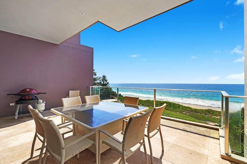 Apartmán Beach And Ocean Front Penthouse With Wifi And Parking Entrance Exteriér fotografie